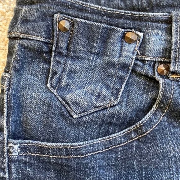 Bershka stretch dark wash 5 pocket denim mini skirt. Women’s size 4 - Picture 4 of 7